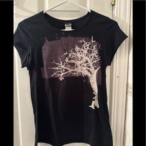 Volcolm Women’s Black Slim Fit T-Shirt size large